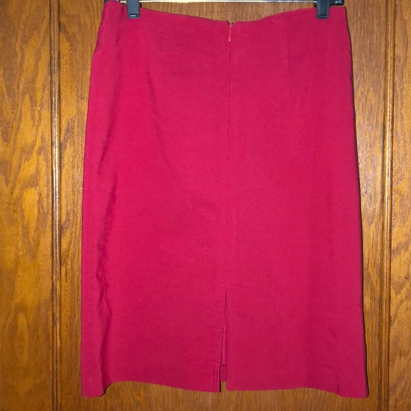 Wildlife Sportswear Women’s Red Pencil Skirt - Picture 3 of 8